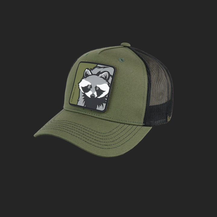 Jagdstolz Trucker Cap Oliv/Schwarz Patch Waschbär